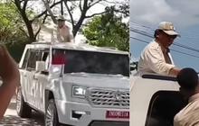 Bocah Teriak Minta Kaos ke Prabowo di Pinggir Jalan, Presiden Mendadak Berhenti Beri Hadiah 'Berharga' jadi Sorotan