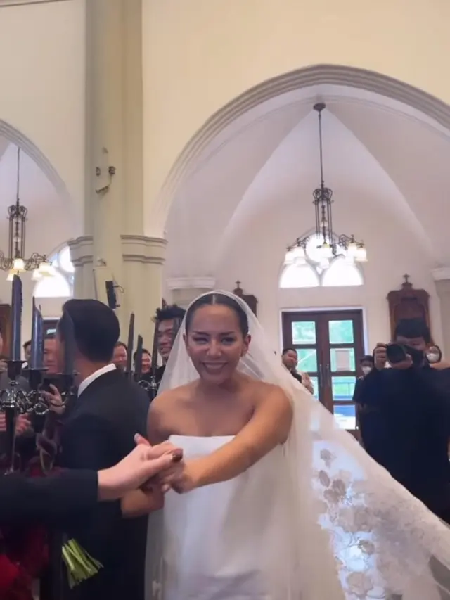 Kabar bahagia, Angel Pieters resmi menikah