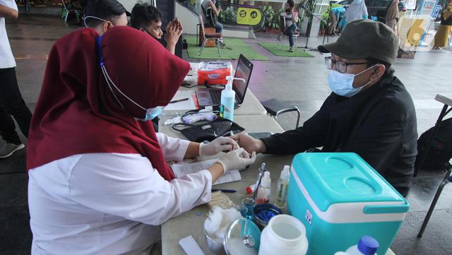 FOTO: PMI Kerahkan Mobil Donor Darah Keliling Selama Ramadan