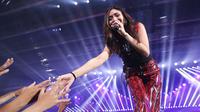 Penampilan Niki Zefanya di Smartfren WOW Concert 2019 digelar di Istora Senayan, Jakarta Pusat, Jumat (20/9/2019) malam. (Bambang E Ros/Fimela.com)