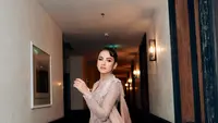 Gaya Olla Ramlan Kondangan ke Pernikahan Mantan Suami, Cantik Berkebaya