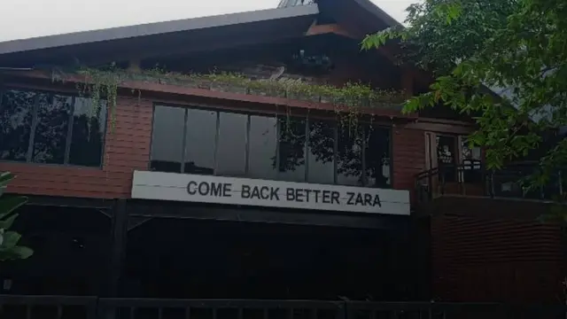 Banner bertuliskan Come Back Better Zara dipasang sebagai dukungan penggemar terhadap Adhisty Zara (https://www.instagram.com/p/CSYt5O8JSDD/)