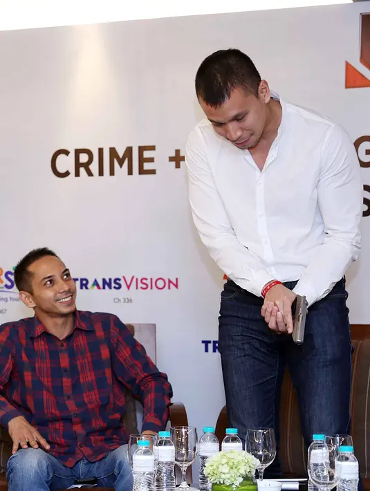 Meski tidak bisa ketemu langsung dengan AKBP Herry Heryawan yang kini menjabat Wakil Direktur Reskrimum Polda Metro Jaya, Sammy banyak bertanya dengan anak buahnya. (Nurwahyunan/Bintang.com)