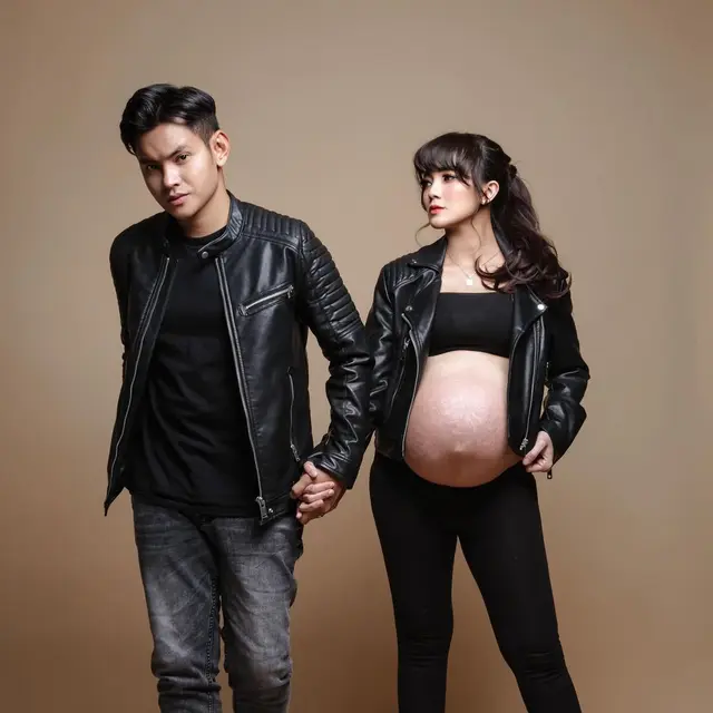 Menanti Kelahiran Anak Ketiga, Ini 6 Potret Maternity Shoot Istri Aditya Suryo