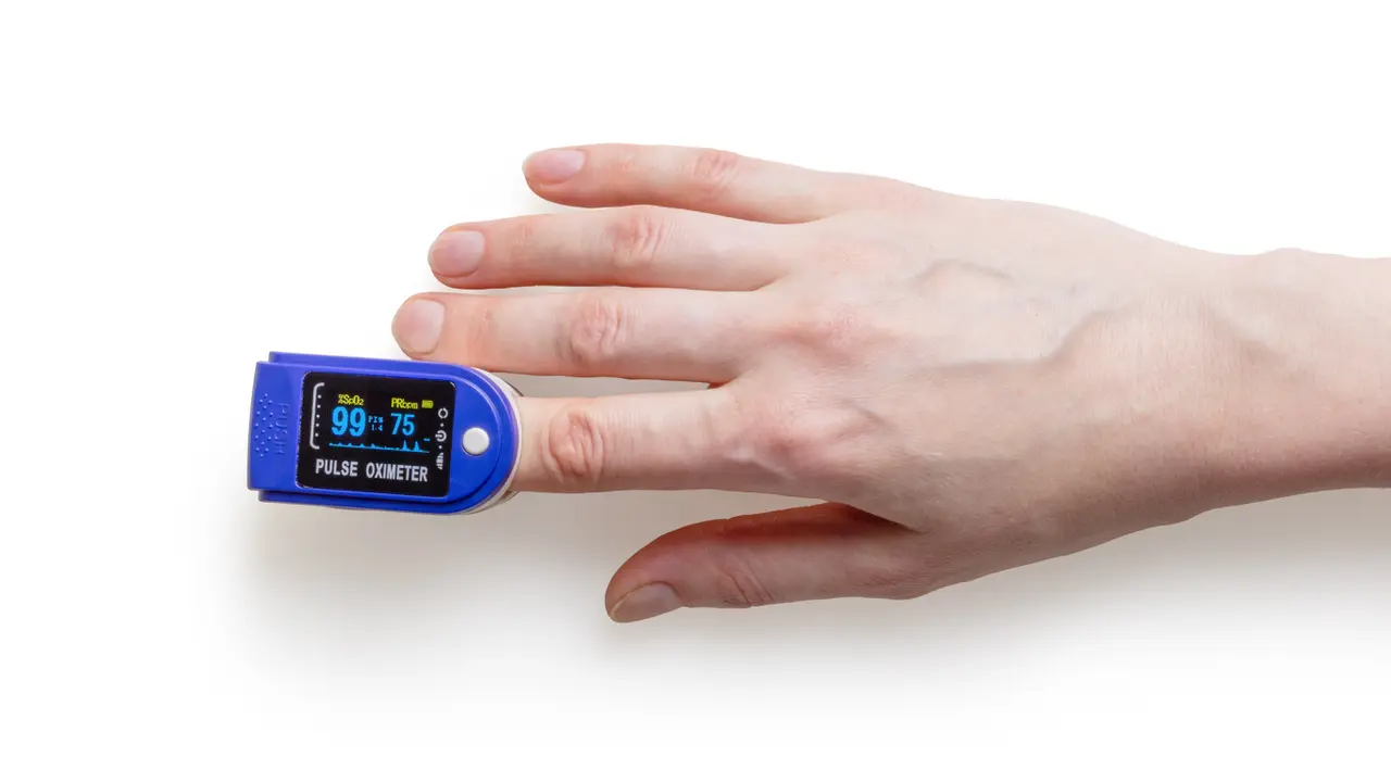 Ilustrasi cara menggunakan oximeter, COVID-19