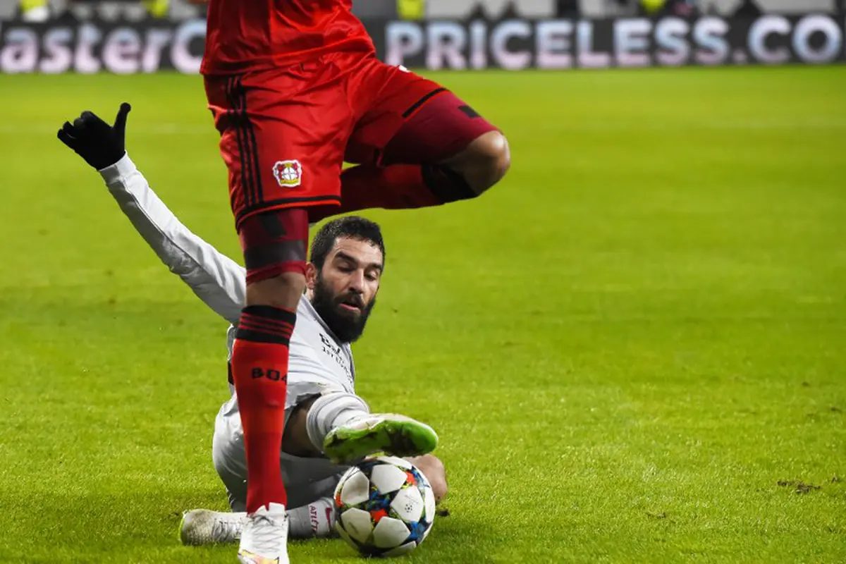 Arda Turan Buka Pintu Tinggalkan Atletico Madrid 