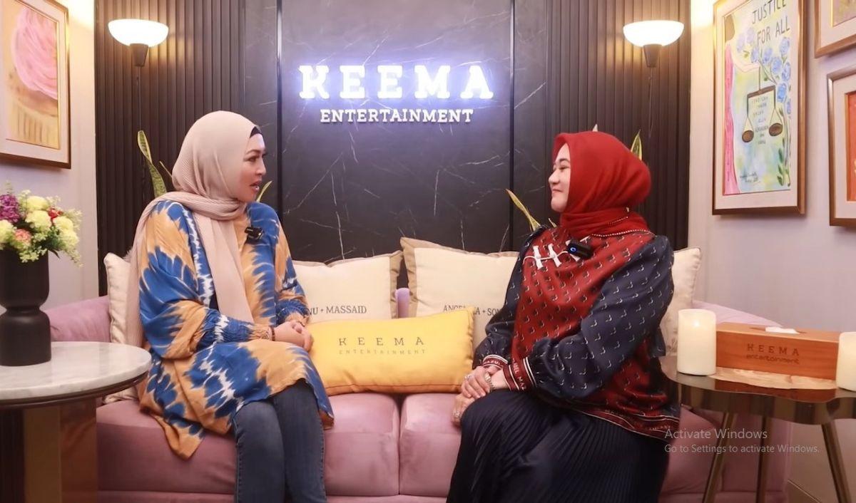 Ibunda Sabda Ahessa menyebut jika anaknya telah mengalami perubahan yang signifikan. Bahkan, Sabda pernah meminta ibunya untuk menyingkirkan semua patung-patung agar malaikat rahmat dapat masuk ke dalam rumahnya.&nbsp;