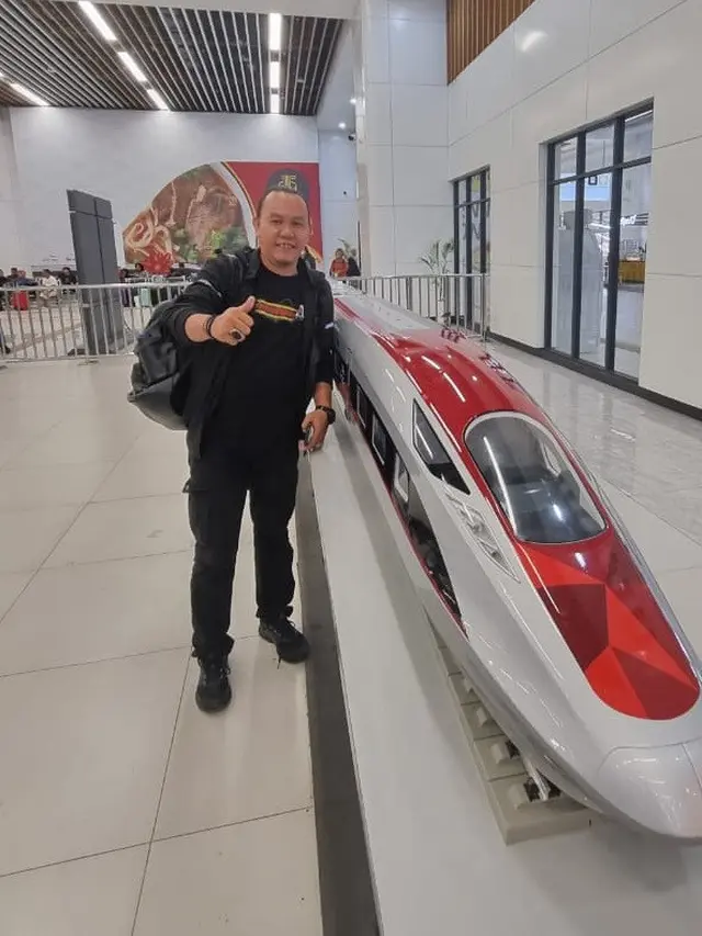 3 Larangan Saat Naik Kereta Cepat Whoosh yang Harus Diketahui