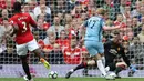 Pemain Manchester City, Kevin De Bruyne, mencetak gol pertama ke gawang Manchester United dalam laga Premier League di Stadion Old Trafford, Sabtu (10/9/2016). (Reuters/Phil Noble)