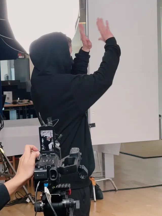 [Fimela] Dinar Candy dapat kejutan dari Alan Walker