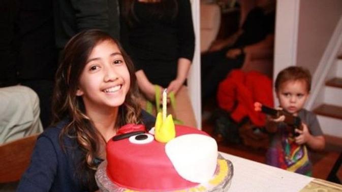 10 Potret Jahil Kakak Beradik Bikin Kesal Hingga Kocak. Sumber: Brightside