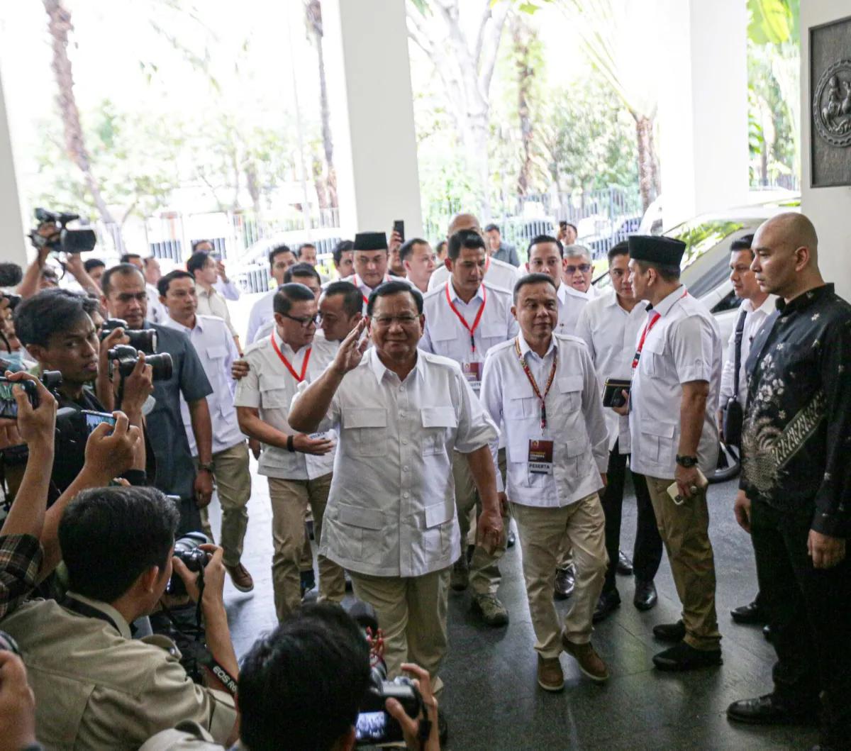 Ketua Umum Partai Gerindra Prabowo Subianto menghadiri Rapat Pimpinan Nasional Gerindra yang digelar di The Dharmawangsa, Jakarta, Senin (23/10/2023).