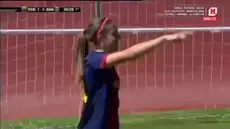Pemain Barcelona Wanita mencetak gol mirip yang dicetak Lionel Messi.