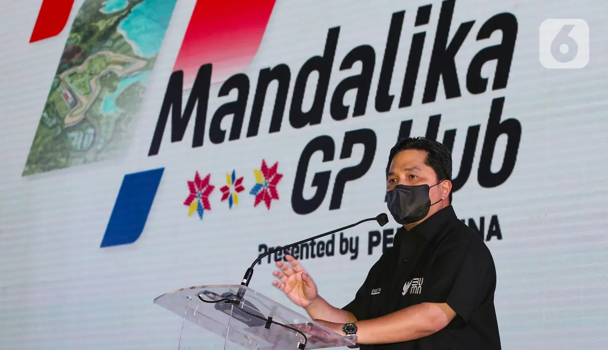 Menteri BUMN, Erick Thohir memberi sambutan pada peluncuran nama event Pertamina Grand Prix of Indonesia dan perjanjian kerjasama di Jakarta, Rabu (9/2/2022). Pertamina kembali memberikan dukungan penuh pada event MotoGP Mandalika menjadi Pertamina Grand Prix of Indonesia.(Liputan6.com/Fery Pradolo)
