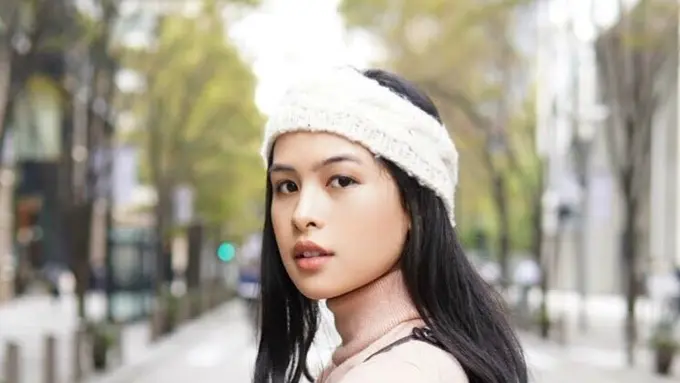 [Bintang] Hobi Pakai Jeans, Intip 5 Gaya Maudy Ayunda yang Super Kece