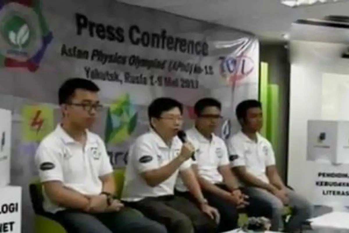 Lebih Dekat Dengan Tim Pemenang Olimpiade Fisika 
