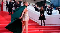 Diane Kruger Pakai Jubah Dramatis, Akali Aturan Dress Code Festival Film Cannes 2026