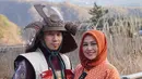 "Foto pake baju kimono sama pendekar samurai dengan backround gunung fuji 😍❤️," tulis shantydenny dalam foto dengan latar belakang destinasi Gunung Fuji. (Instagram/shantydenny)