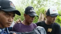 Jasad balita bernama Kaira (3) ditemukan tim SAR. Balita itu terseret dan tenggelam bersama sang ayah,&nbsp;Achmad Supryadi (40), saat memancing di pinggir Sungai Cirarab, Kampung Rancabalokk, Desa Cukanggalih, Kecamatan Curug, Kabupaten Tangerang, Minggu (17/3/2024). (Liputan6.com/Pramita Tristiawati)