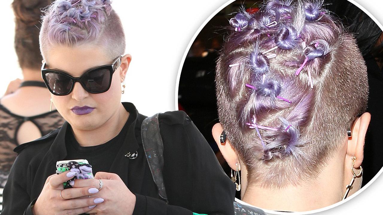 Tampil Percaya Diri dengan Rambut Mohawk Ala Kelly Osbourne