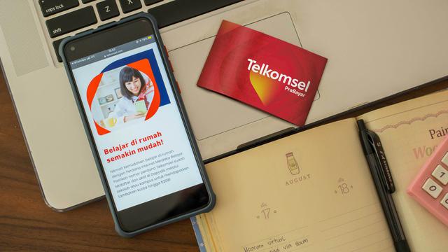 <span>Telkomsel kembali menyalurkan bantuan kuota internet pendidikan dari Kemdikbudristek untuk periode September-November 2021. (Foto: Telkomsel).</span>