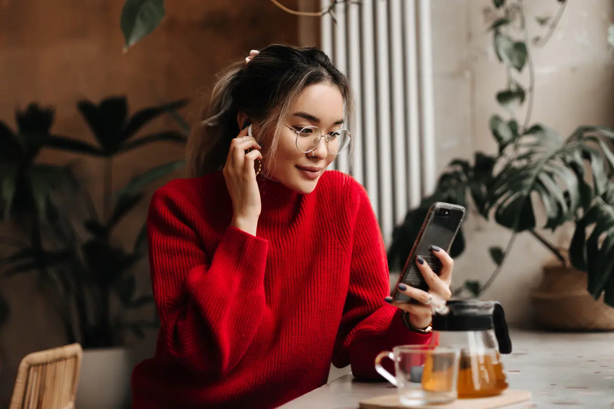 wanita juli sikap yang humble