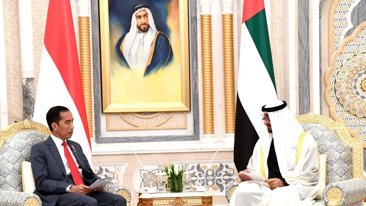 Presiden Joko Widodo dan Putra Mahkota Mohamed Bin Zayed di Istana Kepresidenan Qasr Al Watan di Abu Dhabi, 12 Januari 2020.