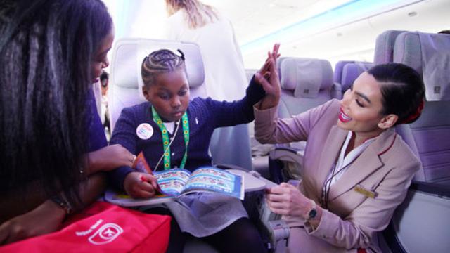 Berikan pengalaman penerbangan yang ramah