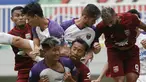 Persita Tangerang yang bermain dengan 10 pemain sejak menit ke-43 dan sempat tertinggal dua gol berhasil comeback untuk memaksakan hasil imbang 2-2 melawan Borneo FC dalam laga pekan ke-6 BRI Liga 1 2021/2022 di Stadion Pakansari, Bogor, Sabtu (2/10/2021). (Bola.com/M Iqbal Ichsan)