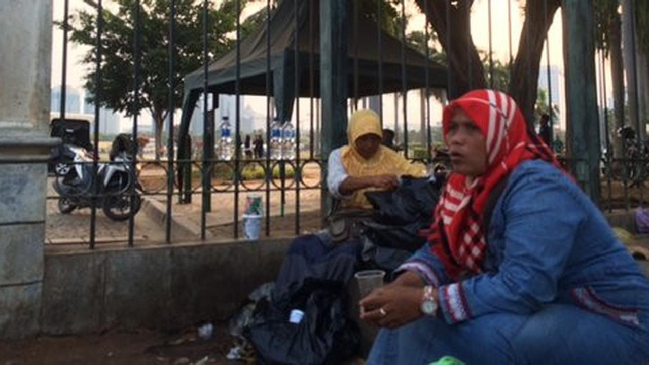 Kesal tak bisa masuk Monas, dua wanita ini marahi Jokowi dan Ahok