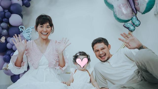 Bunga Jelitha Umumkan Hamil Anak Kedua, Ini 6 Potret Keluarga Kecilnya