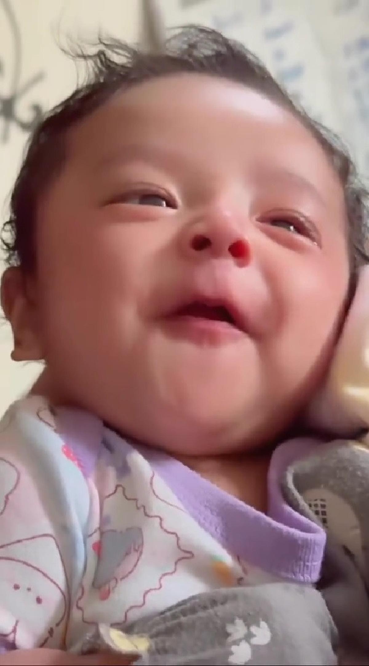 Potret Lucu Baby Rae Anak Jennifer Ipel dan Ajun Perwira, Menyahut Seolah Mengerti Diajak Bicara