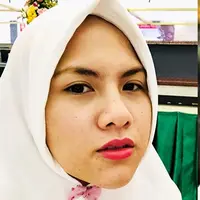 Kabar terbaru datang dari sosok Evelyn Nada Anjani. Bukan soal kisah asmaranya, melainkan penamolannya yang tampak berbeda lantaran Evelyn mengenakan hijab dan tak seperti biasanya.  (Instagram/evelinnadaanjani)