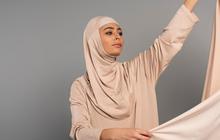 5 Inspirasi Model Gamis Syar'i yang Adem dan Nyaman April 2025, Cantik Tambah Keanggunan