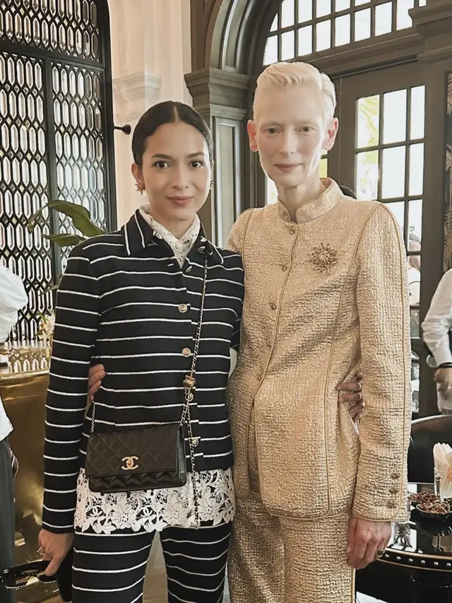 Putri Marino artis Indonesia yang hadir di acara Chanel Singapore. [@putrimarino]