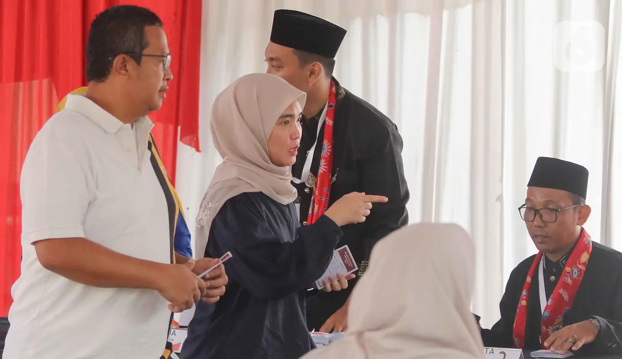 Penetapan DPT tersebut diputuskan dalam rapat pleno terbuka rekapitulasi Daftar Pemilih Tetap (DPT) tingkat provinsi DKI Jakarta untuk Pemilihan Gubernur-Wakil Gubernur Jakarta 2024. (Liputan6.com/Herman Zakharia)
