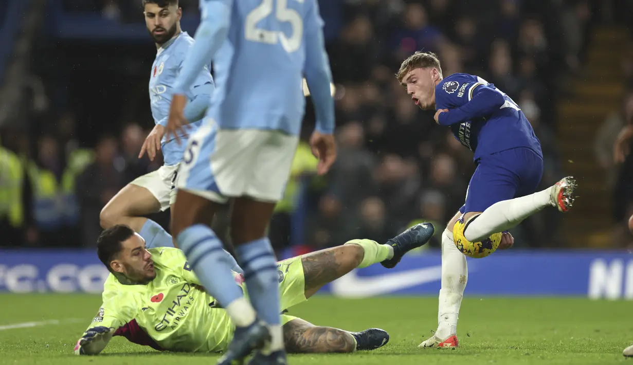 Dengan hasil imbang ini, Chelsea mengemas 15 angka dari 12 laga tapi mereka masih terpuruk di posisi 11 klasemen sementara Premier League 2023/2024. (AP Photo/Ian Walton)