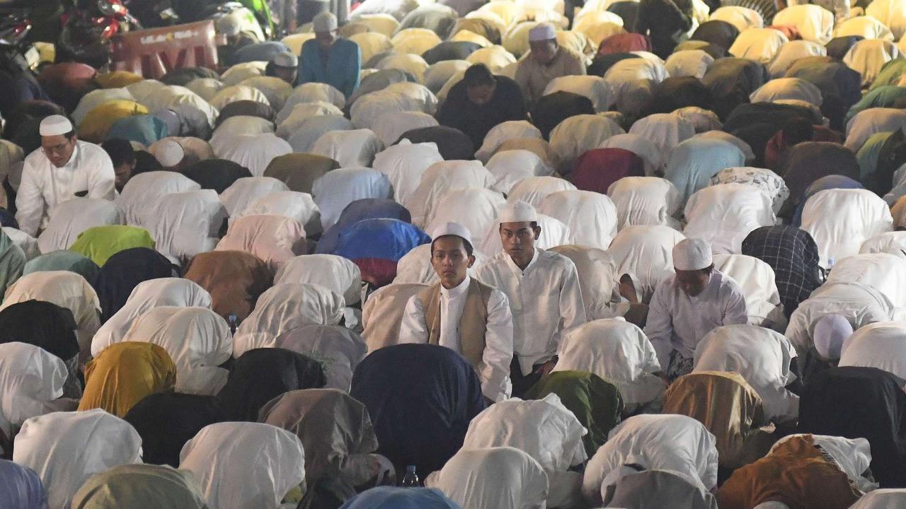 Ribuan jemaah berburu malam Lailatul Qadar di Bogor