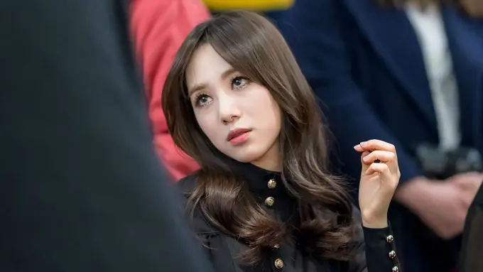 Mina AOA