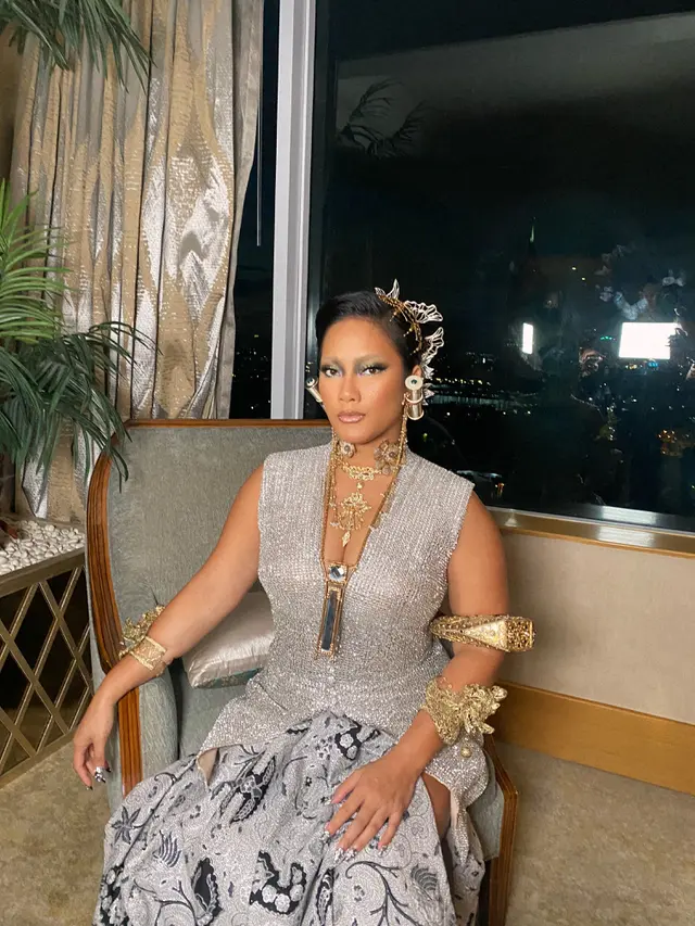 Tara Basro Tampil dengan Bleaching Alis di FFI 2022, Tunjukkan Pesona Fierce dan Rock and Roll