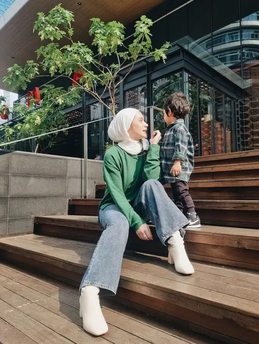Di satu sisi, ini bukan kali pertama kabar miring yang menimpa rumah tangga Putri Anne dan Arya Saloka. [instagram/anneofficial1990]