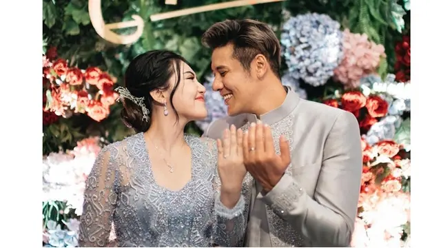 Pernikahan Digelar Live 5 Hari di TV, Ini 6 Potret Mesra Via Vallen dan Chevra Yolandi
