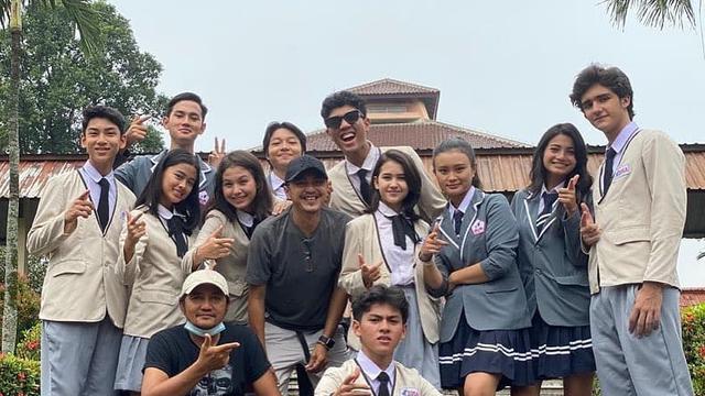 6 Potret Pemain Dari Jendela SMP Pakai Seragam SMA, Sajikan Cerita Baru Lebih Fresh