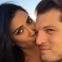 Lama Uli Auliani menghilang dari layar kaca dan layar lebar. Banyak penggemar yang menanyakan kapan kembali berakting. (Instagram/ @uliauliani10)