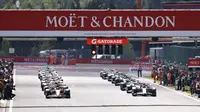 Para pembalap bersiap memulai putaran pemanasan sebelum Sprint Race Grand Prix Formula Satu Belgia di sirkuit Spa-Francorchamps, Spa, pada 26 Juli 2025. (SIMON WOHLFAHRT/AFP)