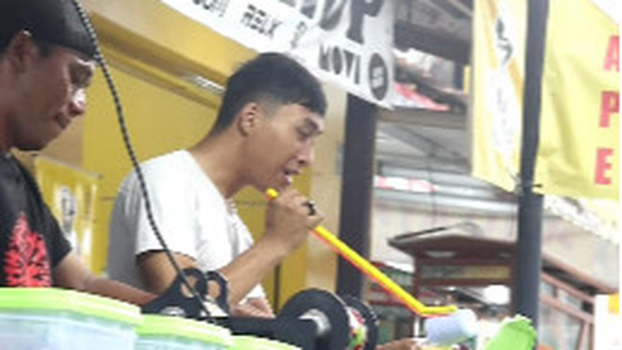 Pak Polisi Ganteng Bikin Hati Meleleh