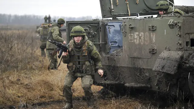 FOTO: Latihan Militer Rusia di Tengah Ketegangan dengan Ukraina