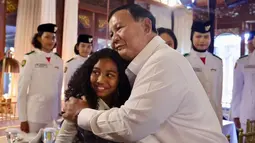Momen Hangat Prabowo Bertemu Petugas HUT RI, Titip Pesan soal Pengabdian