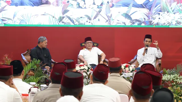 Ustaz Abdul Somad dan Rocky Gerung mengisi acara Kajian Subuh Ilmiah.