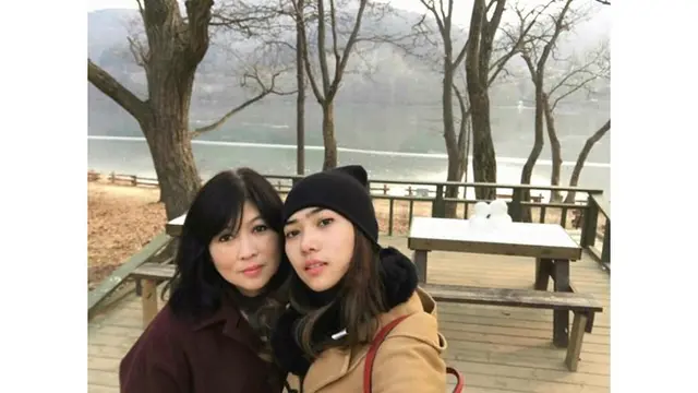 Isyana Sarasvati dan Ibunda kerap menghabiskan waktu bersama dengan berlibur.